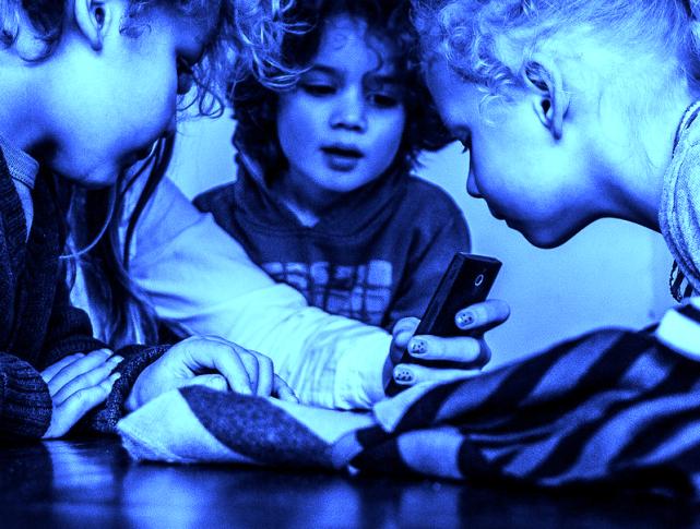 Imagen: "Smartphone" de Arjan, bajo liencia CC BY-NC 2.0 (https://flic.kr/p/izbmsy)