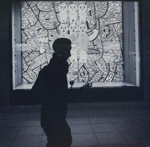 Image: "365_Day 80 Woman with Phone" by Karen Axelrad used under CC BY-NC 2.0 license (https://flic.kr/p/24hz2JL)