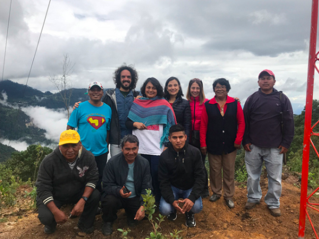 Adriana Labardini Inzunza, Salma Jalife, Peter Bloom and Elisa Castillo pictured with locals who help run the Santiago Nuyoé community network.