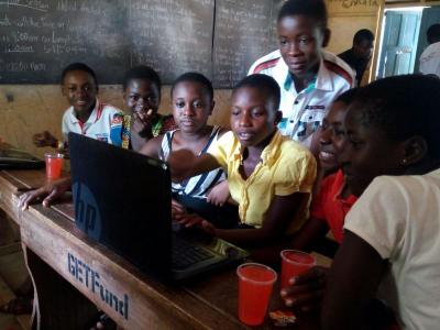  image linking to Wireless Ghana: triunfo sobre la distancia y el tiempo 
